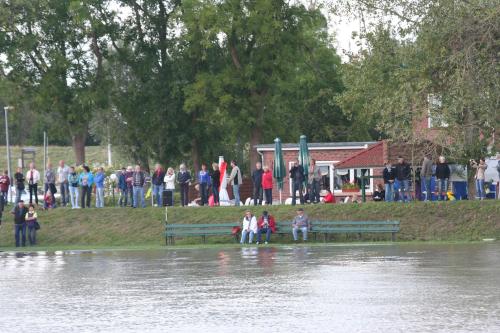 img 1584 20121001 1843241502