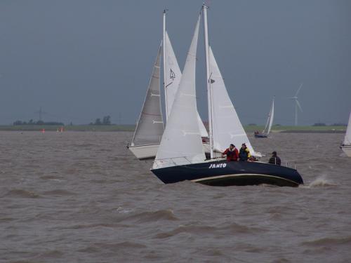 luvup rtr 09 upl 21 20120606 1902576370