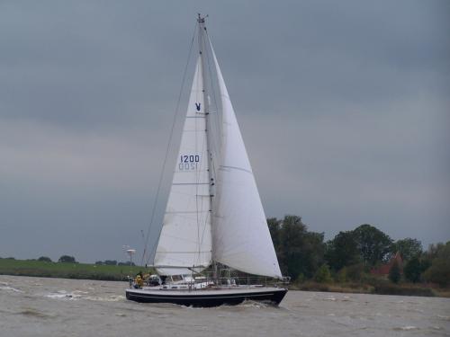 luvup rtr 09 upl 34 20120606 1769566967