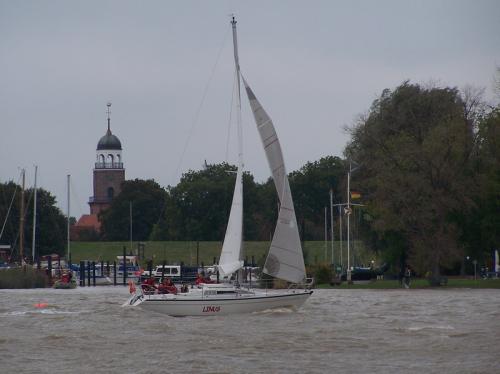 luvup rtr 09 upl 40 20120606 1768982126