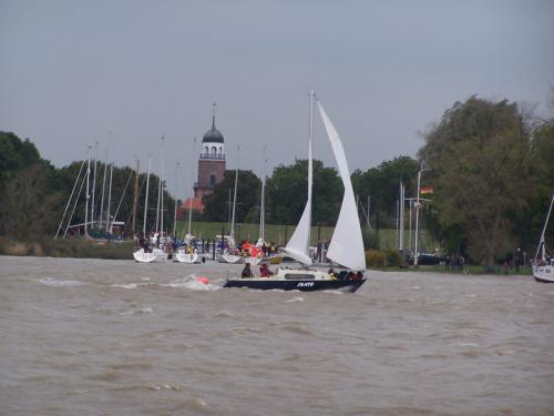 luvup rtr 09 upl 43 20120606 1123943394