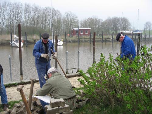 007-1 20120606 1092888715