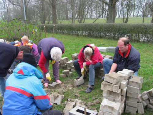 013-1 20120606 1240856445