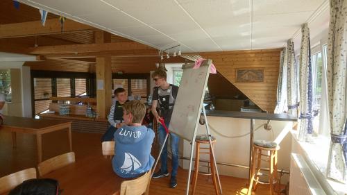  3 20220817 1305937810